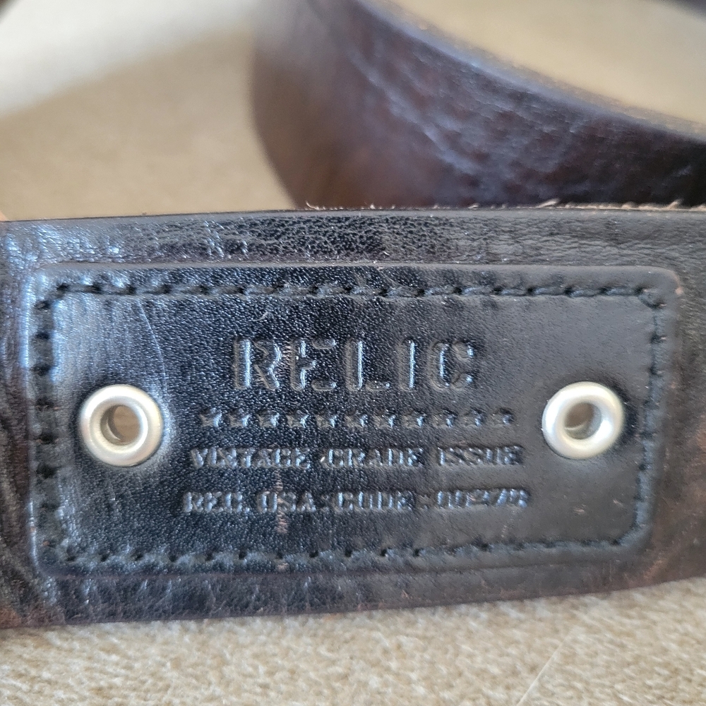 Relic Men's Brown Leather Belt with Silver-Tone Solid Brass Buckle Size 38 - Picture 3 of 9